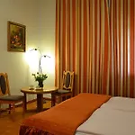 Bed & Breakfast Karat 3*