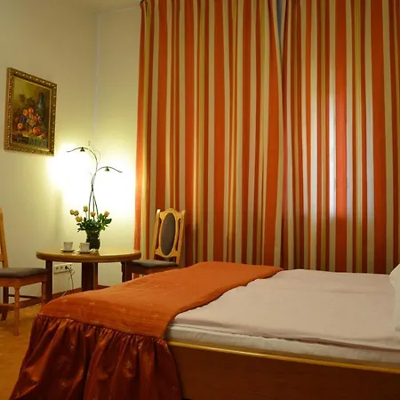 Karat Bed & Breakfast 3*