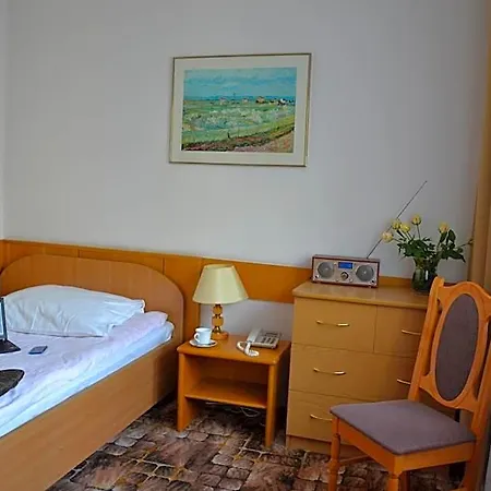 Karat 3* Varsovia