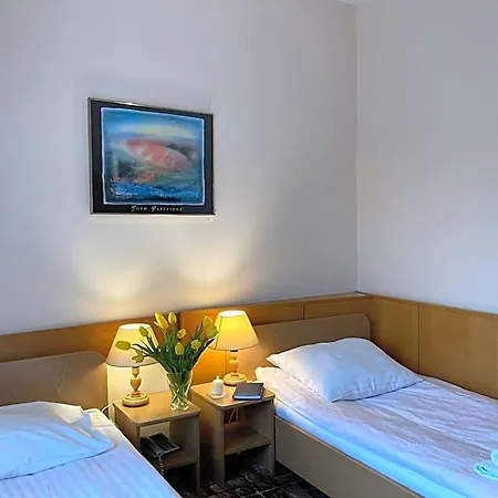 Karat Bed and breakfast 3*