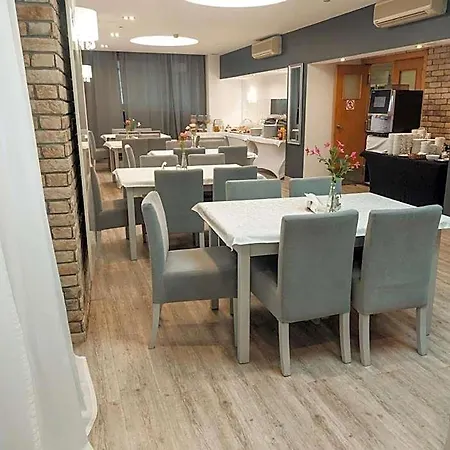 Bed and breakfast Karat 3*