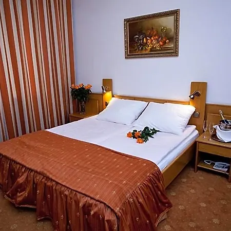 Karat 3* Varsovia