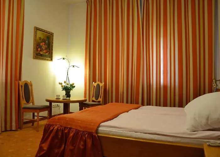 Karat Nocleg ze śniadaniem 3*